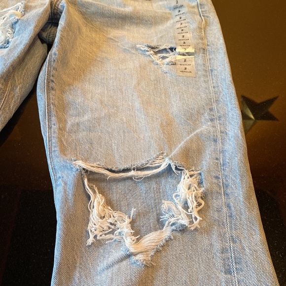 American Eagle Outfitters Aged Blue Traveler Distressed Mom Jeans - Picture 7 of 10